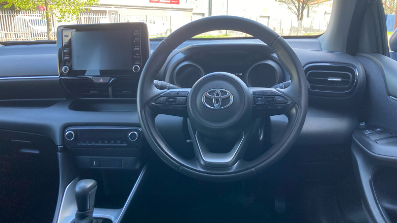 Toyota Yaris 1.5 Hybrid Design 5dr CVT Hybrid Hatchback